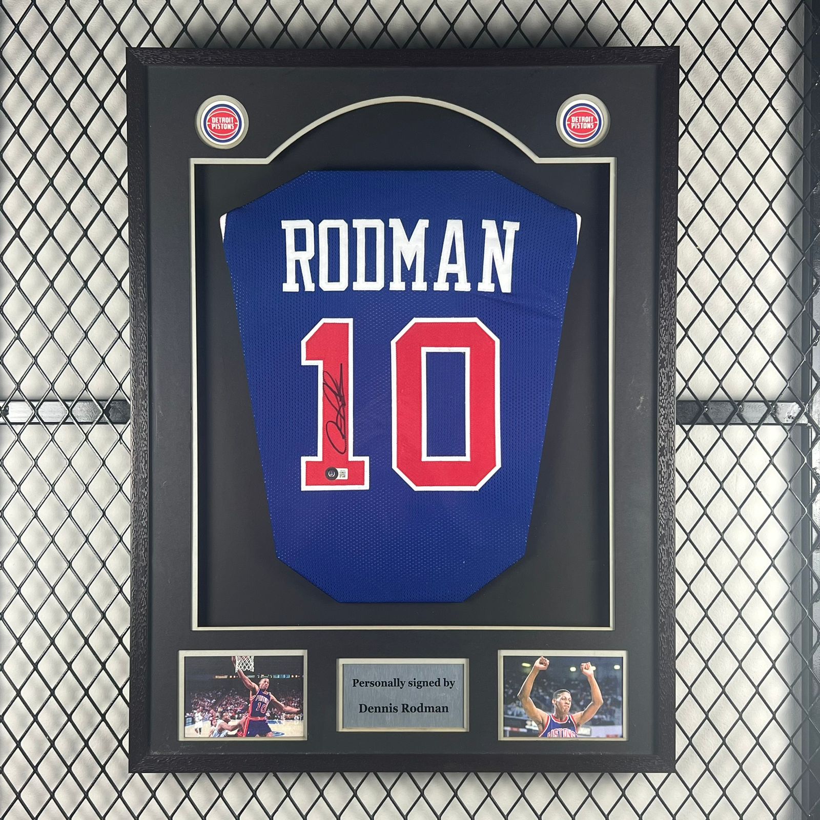 Dennis Rodman Jersey PERSONALLY SIGNED AND FRAMED